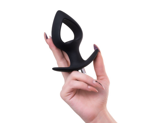 Черная вибровтулка с полой серединой в виде сердечка Cordis M - 14 см.