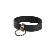 Черный кожаный браслет с подвесным колечком