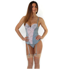 Бюстье с нежным кружевом и плотным лифом