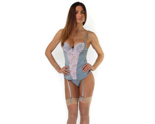 Бюстье с нежным кружевом и плотным лифом