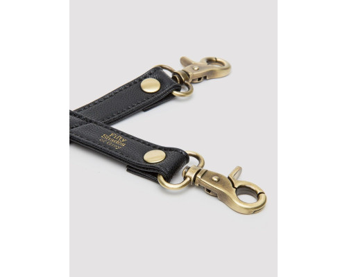 Черный фиксатор для манжет Bound to You Faux Leather Hogtie