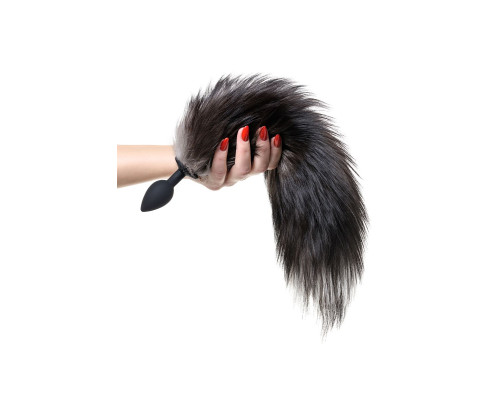 Черная силиконовая анальная втулка с хвостом чернобурой лисы - размер S