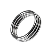 Металлическое кольцо на пенис