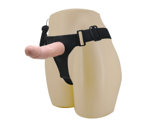 Реалистичный полый фаллоимитатор на трусиках Ultra Passionate Harness - 15 см.