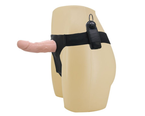 Реалистичный полый фаллоимитатор на трусиках Ultra Passionate Harness - 15 см.