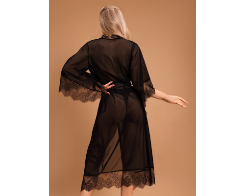 Элегантный пеньюар с отделкой кружевом