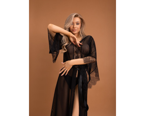 Элегантный пеньюар с отделкой кружевом