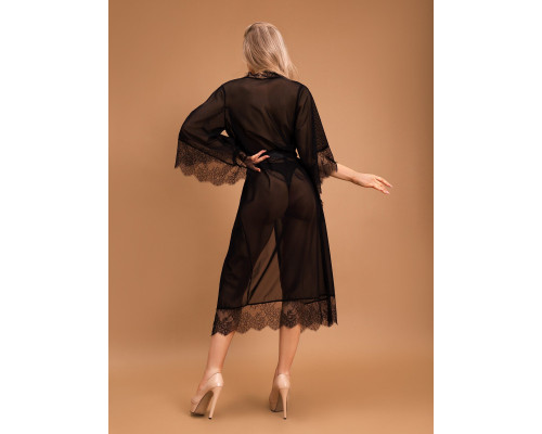 Элегантный пеньюар с отделкой кружевом