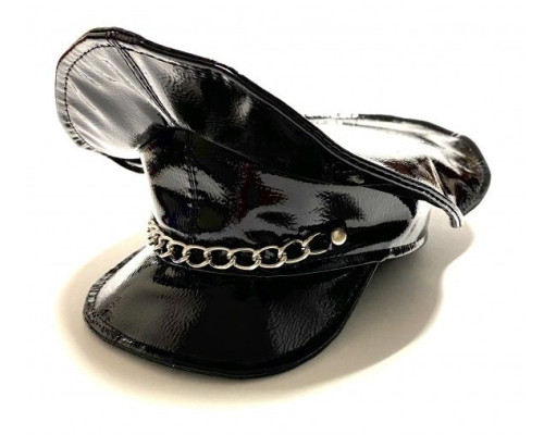 Строгая и сексуальная фуражка из эко-кожи