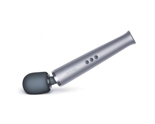 Серебристый массажёр-жезл le Wand с 20 режимами вибрации