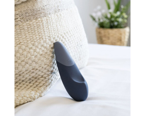 Темно-синий клиторальный вибратор Womanizer Vibe