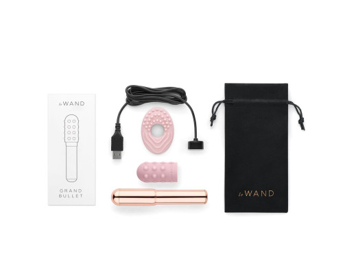 Пудровый жезловый вибратор Le Wand Grand Bullet с двумя нежными насадками