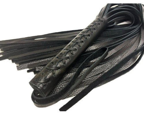 Черная многохвостовая плеть из мягкой кожи - 57 см.