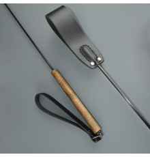 Черный кожаный стек с деревянной рукоятью - 69 см.