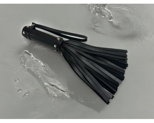 Черная генитальная мини-плеть Queen Arsenal - 26 см.