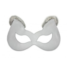 Белая маска из натуральной кожи с мехом на ушках