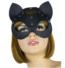 Маска кошки с металлическими заклепками