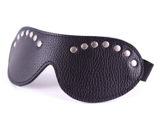 Черная маска с декором