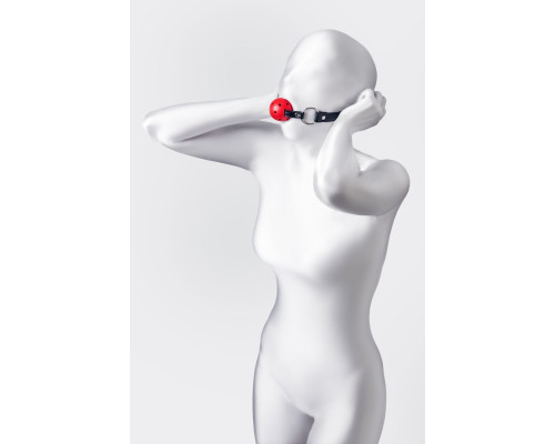 Красный кляп-шар на черных ремешках