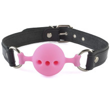 Розовый кляп-шар на черных кожаных ремешках