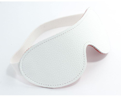 Белая кожаная маска на глаза на резинке