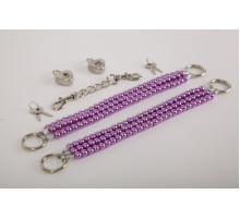 Фиолетовые оковы на ноги из бус