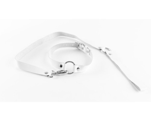 Белый чокер из натуральной кожи с поводком