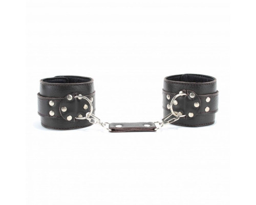 Коричневые оковы из мягкой кожи на металлической цепочке