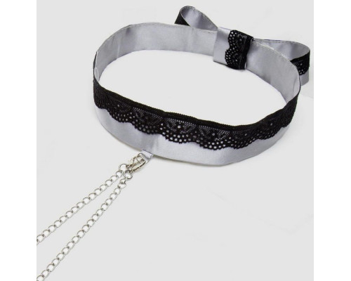 Атласный ошейник с зажимами для сосков Play Nice