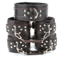 Набор коричневых фиксаторов: наручники с мехом, наножники и ошейник