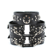 Комплект кожаных БДСМ-аксессуаров с клёпками
