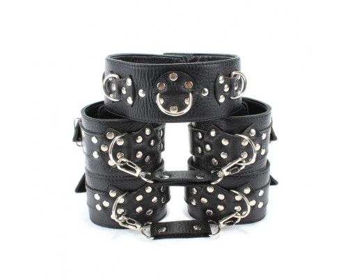 Комплект кожаных БДСМ-аксессуаров с клёпками