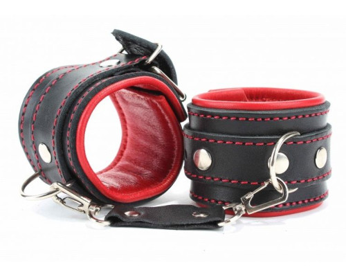 Оковы на руки с красным подкладом