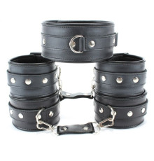 Набор БДСМ-аксессуаров из гладкой кожи: ошейник, наручники и оковы