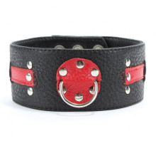 Чёрно-красный ошейник с клёпками