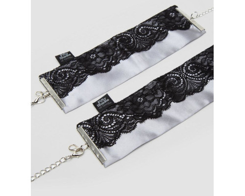 Сатиновые наручники с кружевом Play Nice