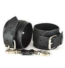 Черные кожаные наручники с пряжками IDEAL