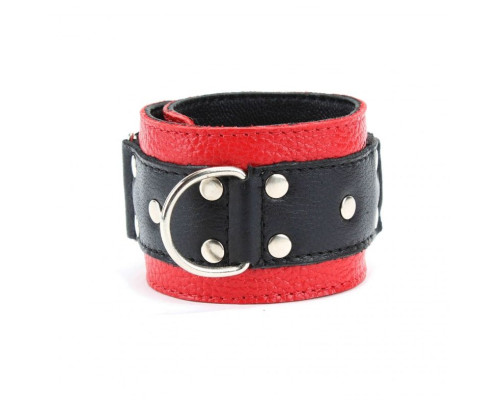 Красно-чёрные кожаные наручники