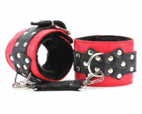 Наручи на пряжке c меховой подкладкой