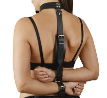 Черная кожаная фиксация рук за спиной  Новичок
