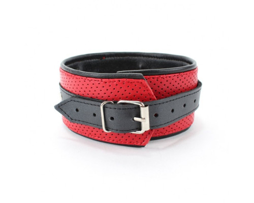 Красно-черная фиксация из перфорированной кожи