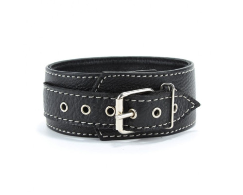 Черный кожаный ошейник с петлёй для поводка