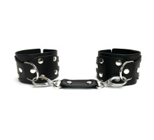 Черные кожаные наручники Sex Game