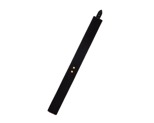 Красный ошейник из лакированного материала