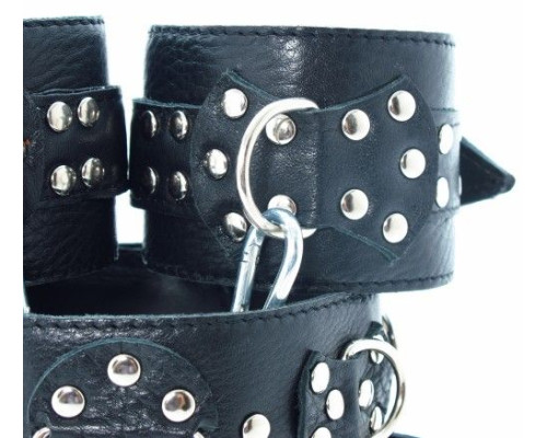 Комплект кожаных БДСМ-аксессуаров с клёпками