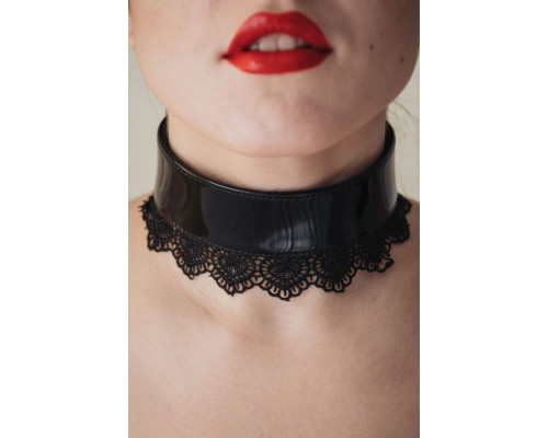 Изящный чёрный ошейник с кружевом
