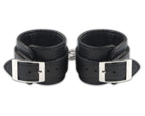 Черные наручники на цепи