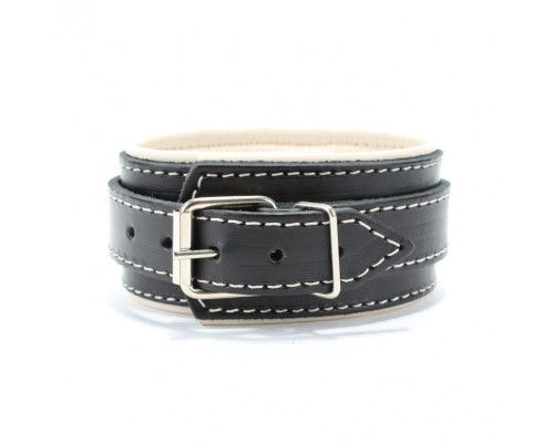 Ошейник со светлым подкладом