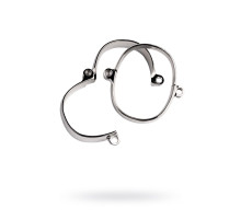 Металлические наручники на замке