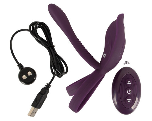 Фиолетовая насадка на член с клиторальным отростком и пультом ДУ RC Couple’s Vibrator 2